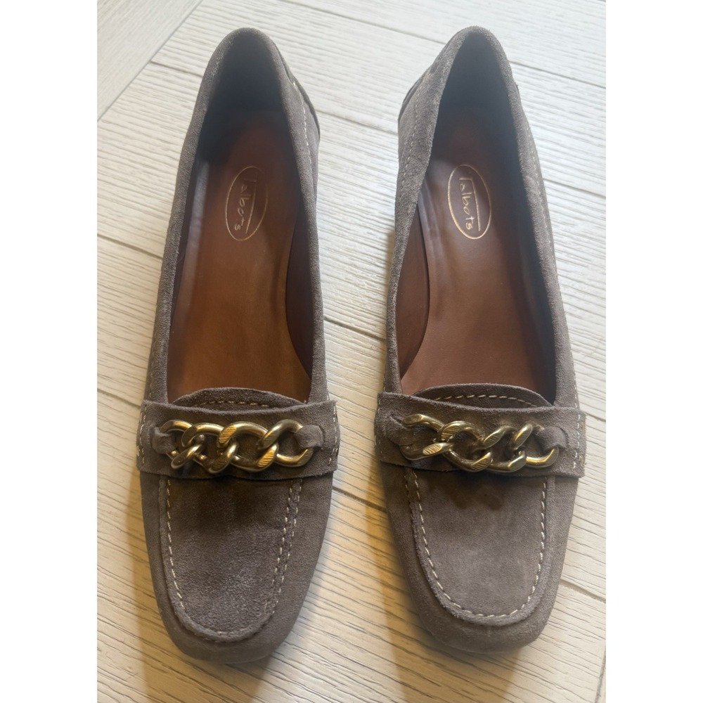Talbots taupe tan suede‎ 1" block heel W/ gold chain Classic loafers. 7.5B